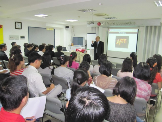 LG-VINA chúng ta là một gia đình (ngày 21-11-2012)